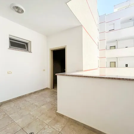 Unbelievable 1213 Apartment *