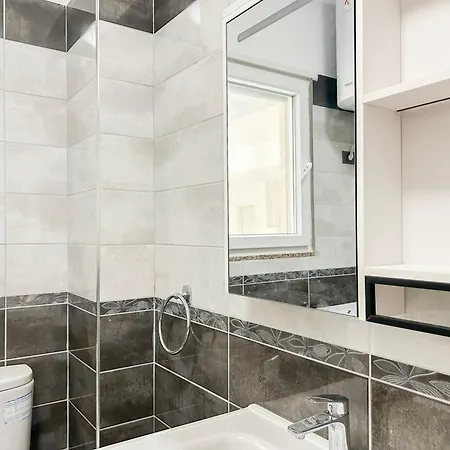 Unbelievable 1213 Apartment