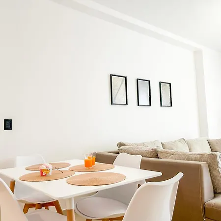 Unbelievable 1213 Apartment