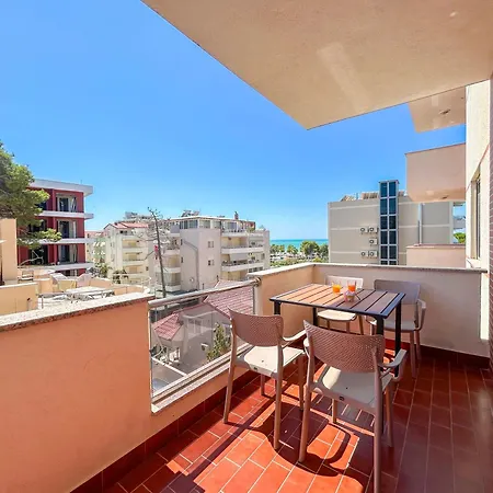 Unbelievable 1213 Apartment