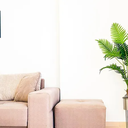 Unbelievable 1213 Apartment
